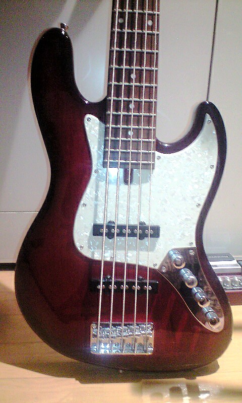 5弦Jazz Bass Bacchus BJB5-550R STR: 岸本恭一 Blog